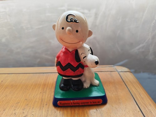 Peanuts charlie brown snoopy - peanuts,