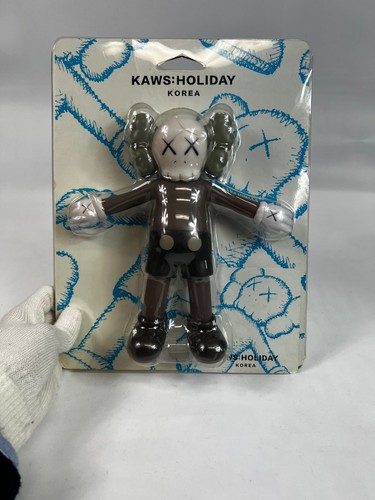 Kaws holiday companion - holiday, bath