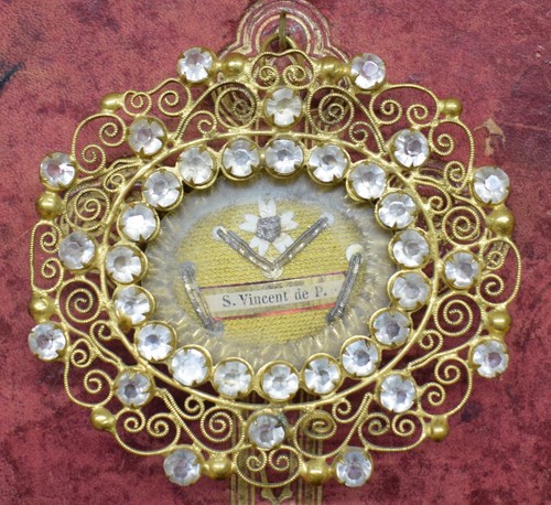 Relic reliquary reliquia - relic,