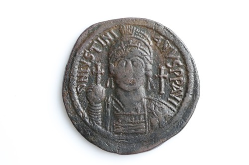 Giustiniano follis - *,