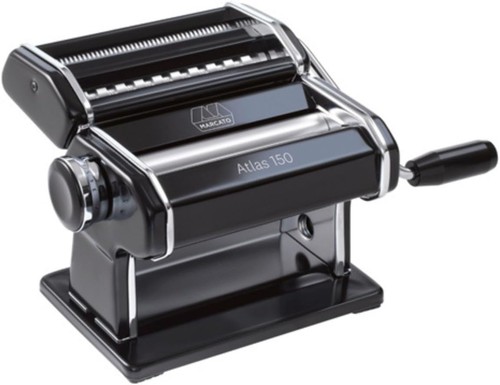 Pasta machine made - pasta, italy
