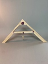 oggetti massonici archipendolo in legno di tiglio, amaranto e ottone cm.70x35x4.