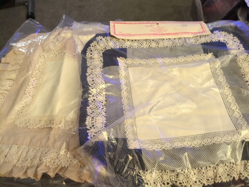Set due copricuscini con - due,