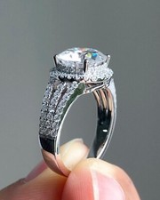 Round simulated diamond - 3, ct