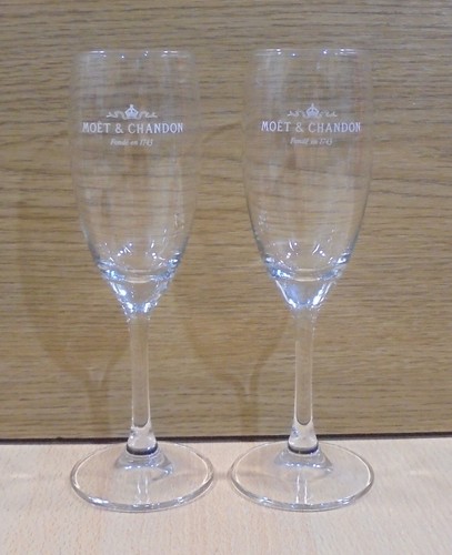 Moet chandon champagne - &,