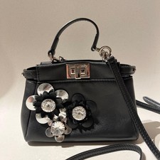 Borsa Fendi Micro Peekaboo
