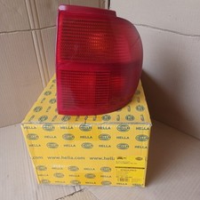 Feu arrière droit sur aile