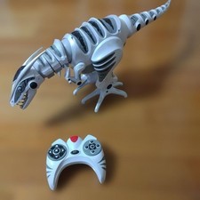 Robot dinosauro con