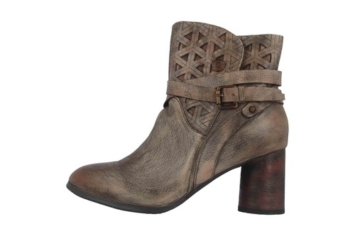 Spring footwear madonna - spring,