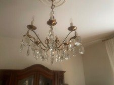 lampadario da soffitto bagnato in oro zecchino con gocce in cristallo