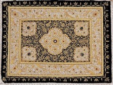 Bellissimo tappeto etnico nero