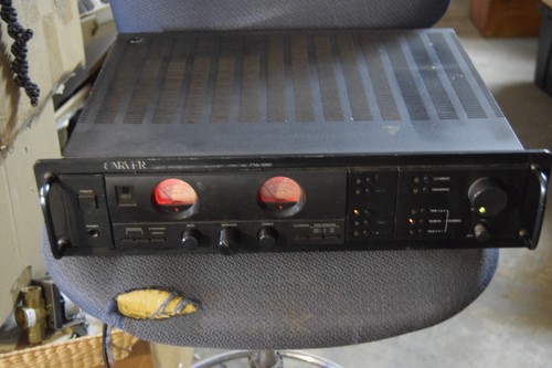 Amplificatore stereo integrato