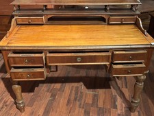 Antico scrittoio con piano scorrevole