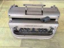 Macchina da scrivere Perkins