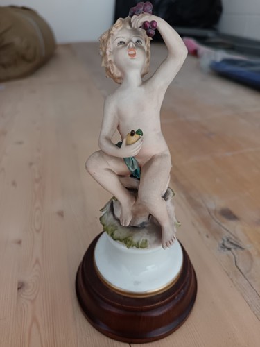 Statuina figurine porcellana