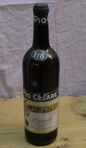 Vecchia bottiglia vino - vino, da
