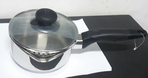 Pentola casseruola con - pentola, manico