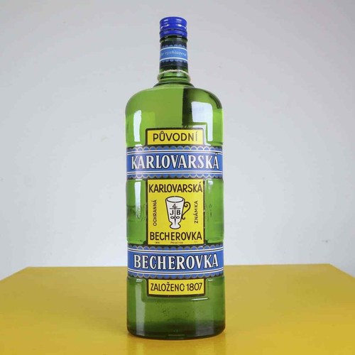 Bottiglia liquore becherovka - bottiglia,