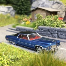 Cadillac coupé Deville, bleu