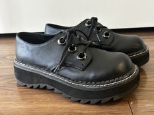 Scarpe stringate Demonia