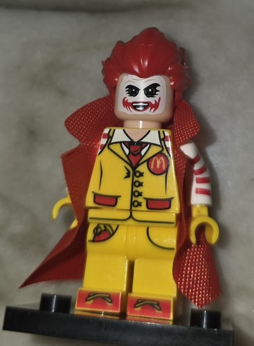 Personaggio batman ronald - personaggio,