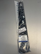 Modanatura verticale nera