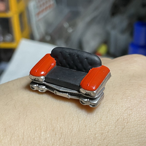 Cadillac car front sofa - 1:64,