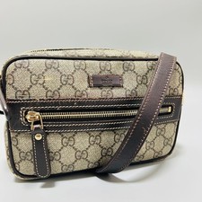 GUCCI Gucci borsa a tracolla GG Supreme borsa per fotocamera beige
