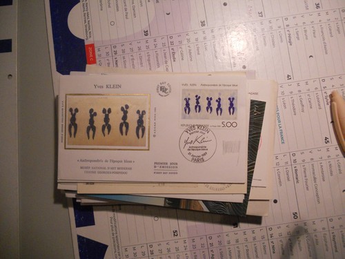 2561 signé par - 2561,