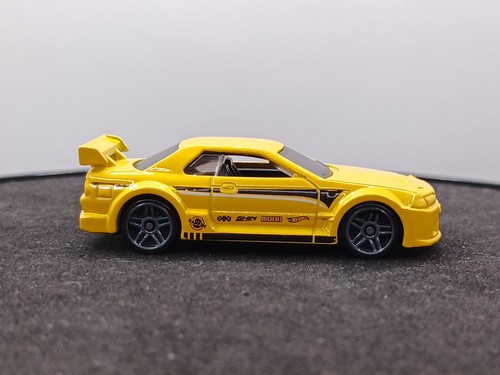 Hot wheels skyline nissan gtr - skyline,