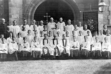 Zgb-13 Church Choir & Clergy