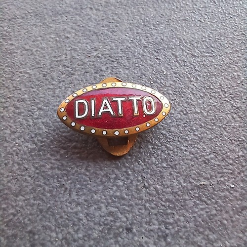 Raro distintivo diatto - raro,