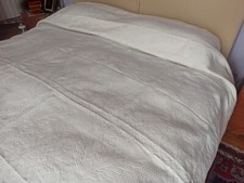 Copriletto matrimoniale piquet damascato fibra sintetica con pizzo 220x220 cm