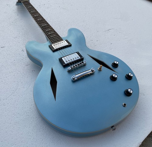 Chitarra jazz semicava