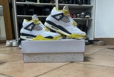 Air Jordan 4 Retro Vivid Sulfur