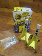 NOS ALE PUNTAPIEDI IN LEGA