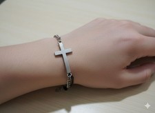 Bracciale con pendolo Croce