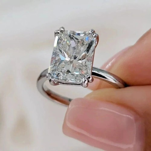 Diamante bianco solitario