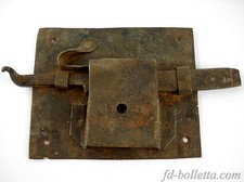 Vecchia,antica serratura in ferro,vecchie serrature per mobili e portoni a368