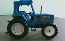 ROS 1:32 - Trattore Ford 5640