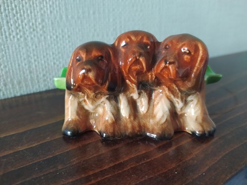 Vintage beswick 3 dogs - ",