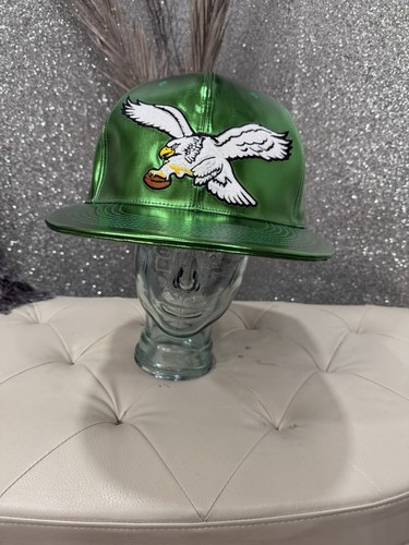 Cappello oversize ricamato
