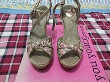 Lotto 402 spatrilla sandali ''you young coveri'' donna a fiori N.37