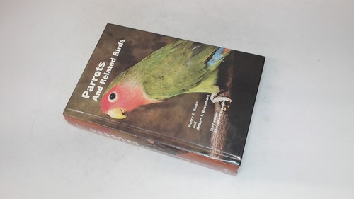 Parrots and related birds - parrots,