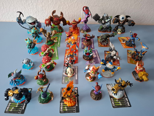 Lotto personaggi skylanders - lotto,