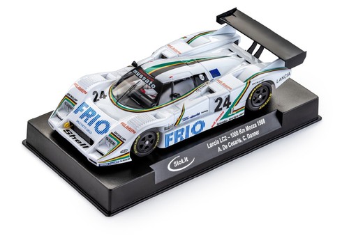 Slot car - ,