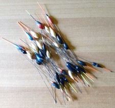 GALLEGGIANTI  MISTI  LOTTO N9 32 PZ VENDO CAUSA CESSATA ATTIVITA AGONISTICA