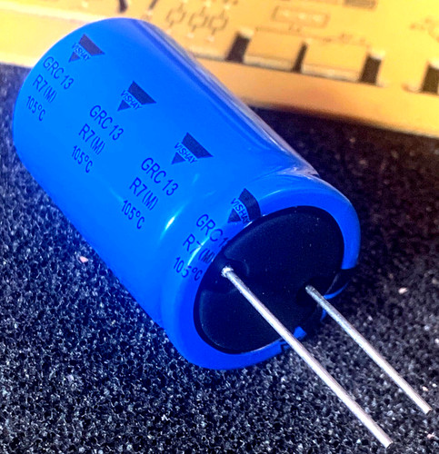 Vishay 4700uf 63v - 4700uf, 105°