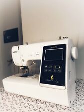 Macchina per cucire/ricamare