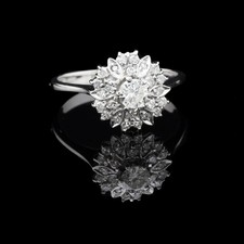 ANELLO DAISY IN ORO BIANCO 18 KT 750 BRILLANTI 0.49 CT NATURALI